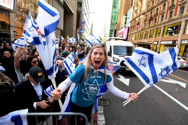 Pro Israel Supporters at Times Square